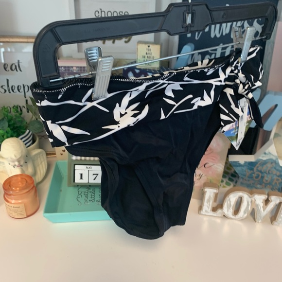 5 for $25-NWT St Johns Bay black and white bottoms size 8 - Picture 4 of 16